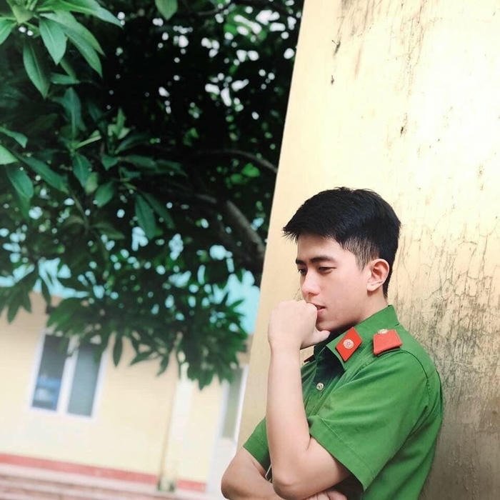 Ảnh công an nghiêm túc