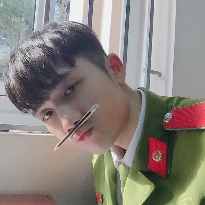 Ảnh công an thân thiện