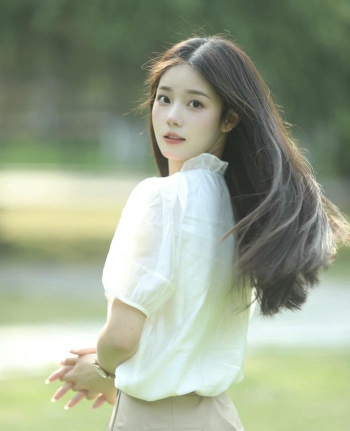 Ảnh quay lưng đẹp dịu dàng