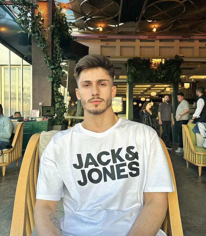 Ảnh trai đẹp Ấn Độ trong trang phục truyền thống