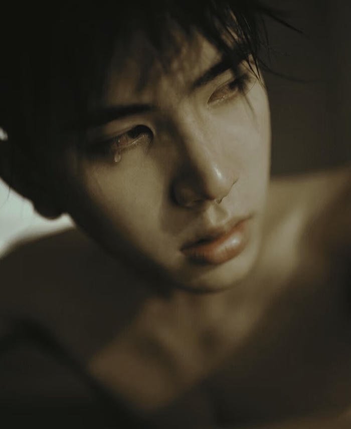 Ảnh trai đẹp khóc nhẹ nhàng