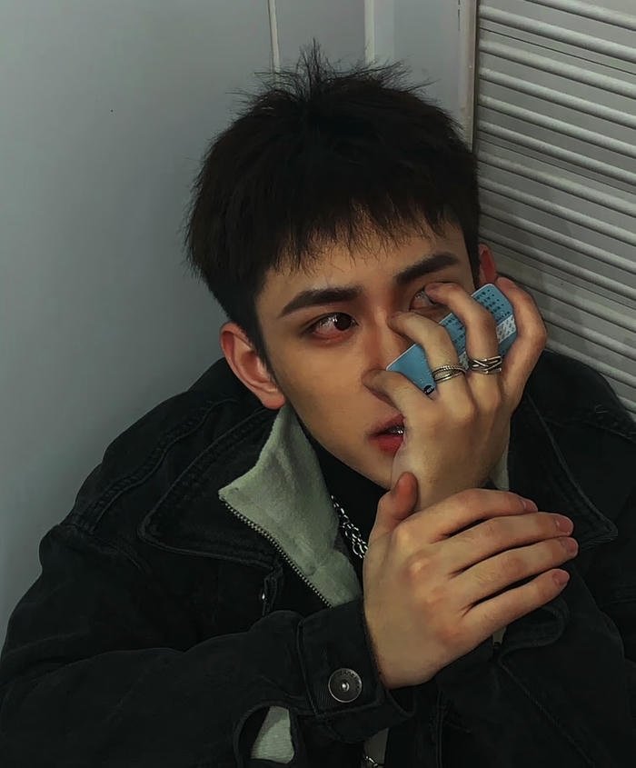 Ảnh trai đẹp khóc thật cảm xúc