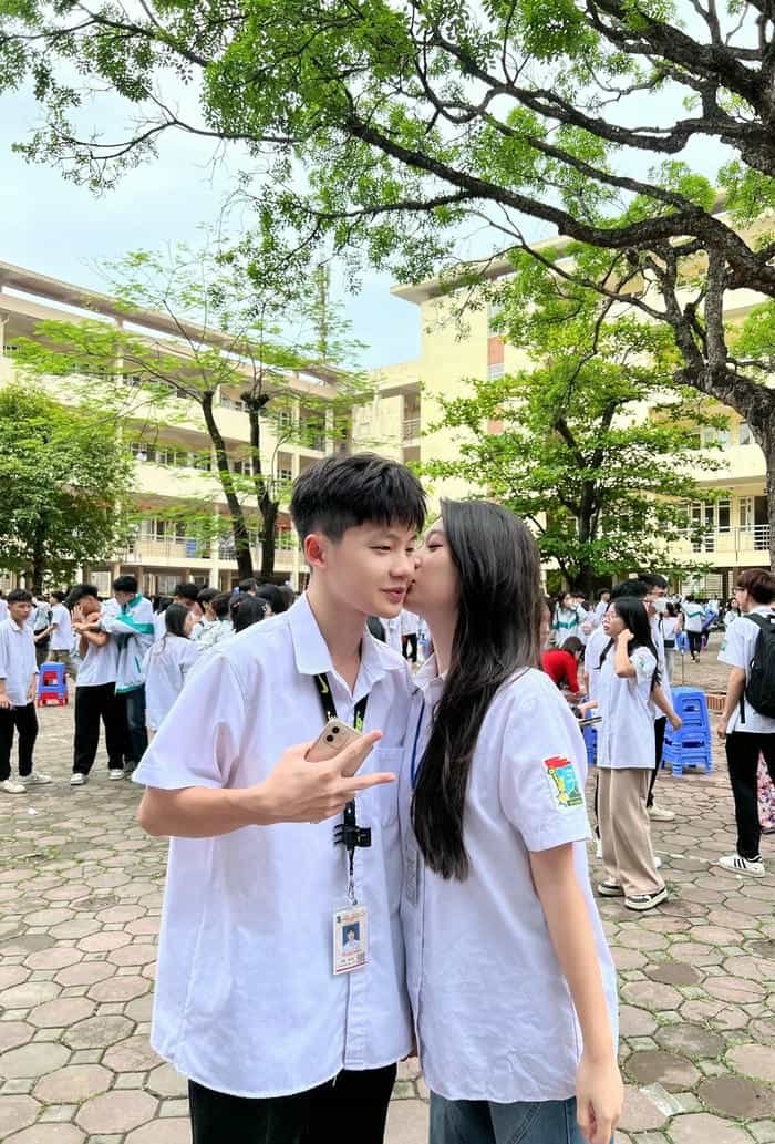 Ảnh trai học sinh chụp trong lớp