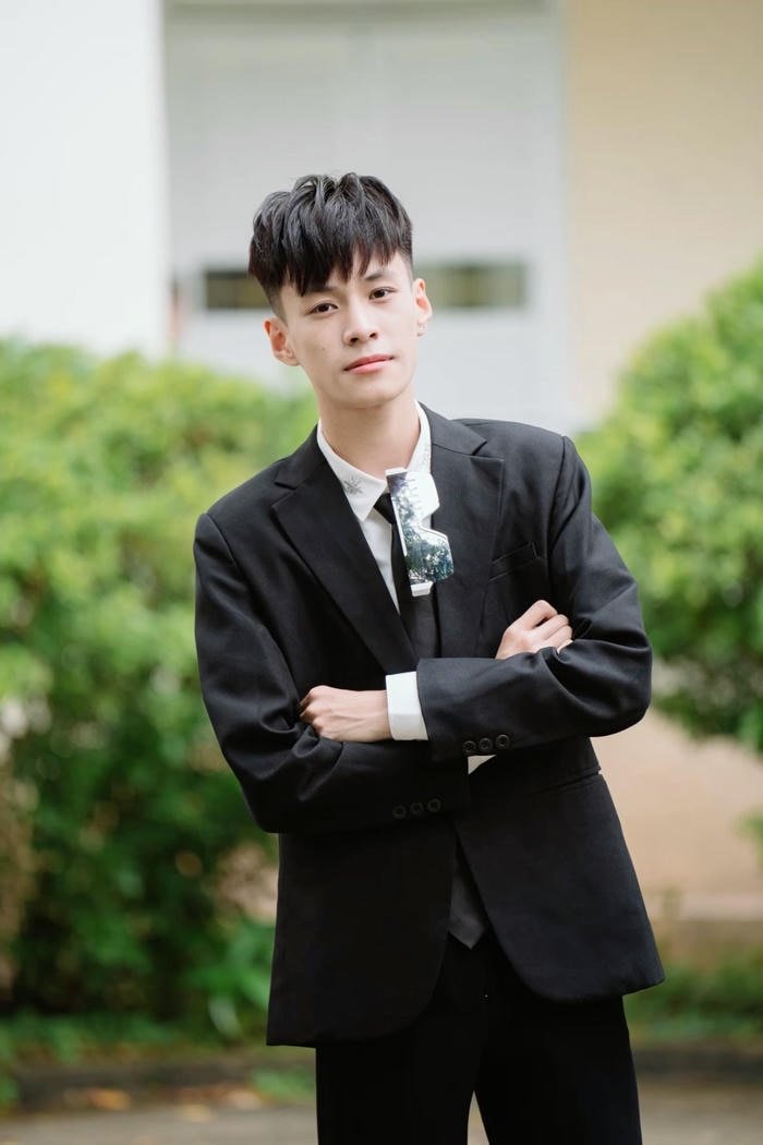 Ảnh trai học sinh mặc đồng phục