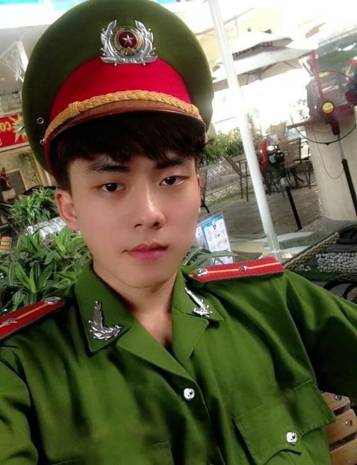 Công an đẹp trai phong độ