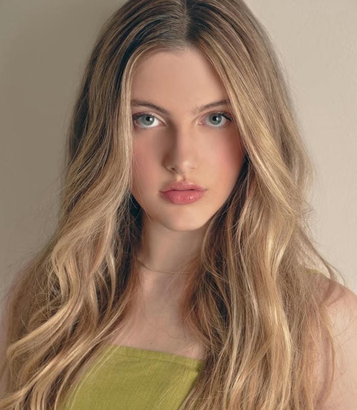 Gái Tây xinh đẹp tự nhiên không góc chết