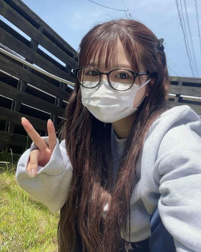 Gái xinh che mặt dễ thương