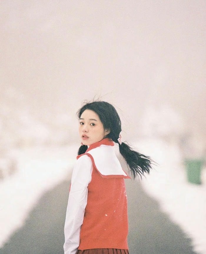 Gái xinh quay lưng độc đáo