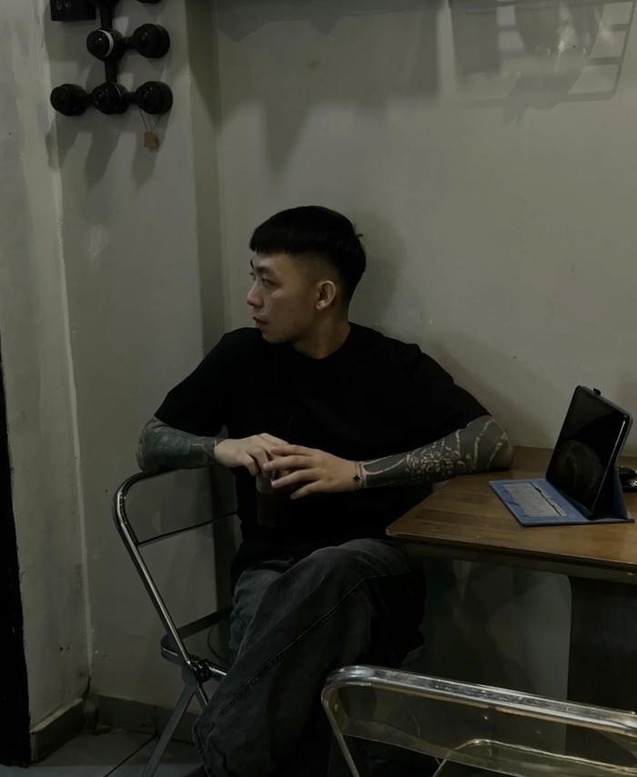 Hình trai đẹp có hình xăm trên tay