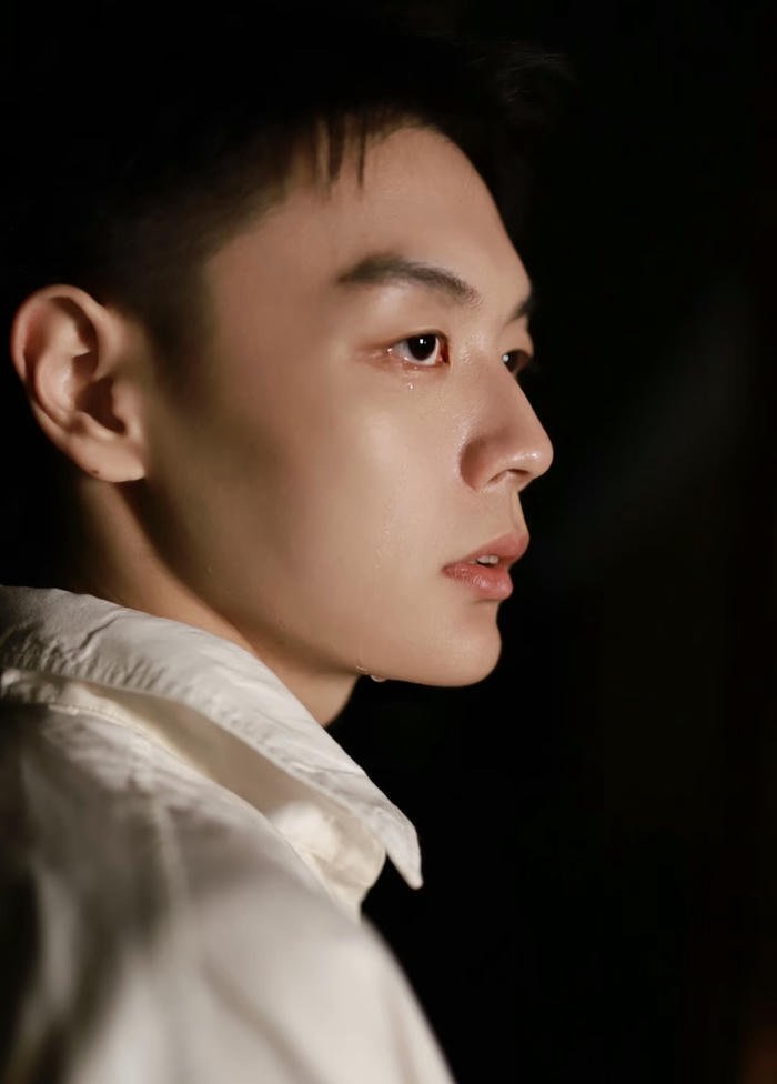 Hình trai đẹp mang nỗi niềm riêng