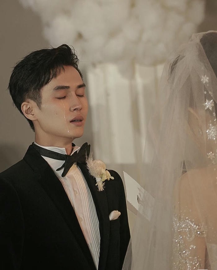 Hình trai đẹp với ánh mắt xa xăm