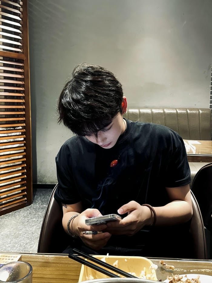 Hình trai học sinh có phong cách trong sáng cực đẹp