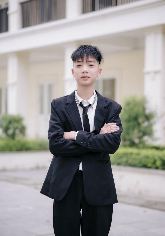 Hình trai học sinh mặc áo trắng tinh khôi