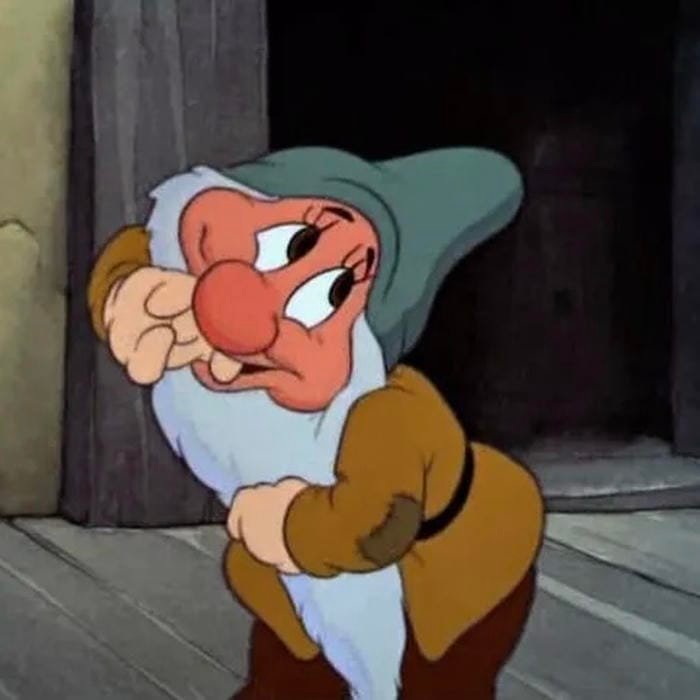 Meme bẽn lẽn chú lùn