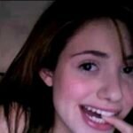 Meme ngại cắn tay