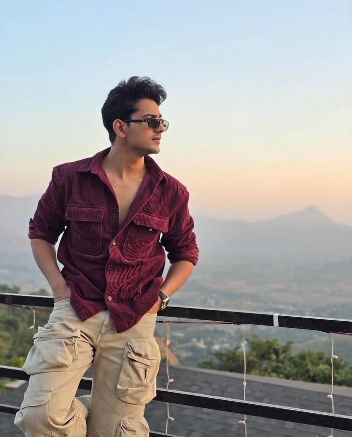 Trai đẹp Ấn Độ với đôi mắt biết nói