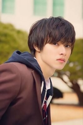 Trai đẹp Nhật Bản với nụ cười tỏa nắng