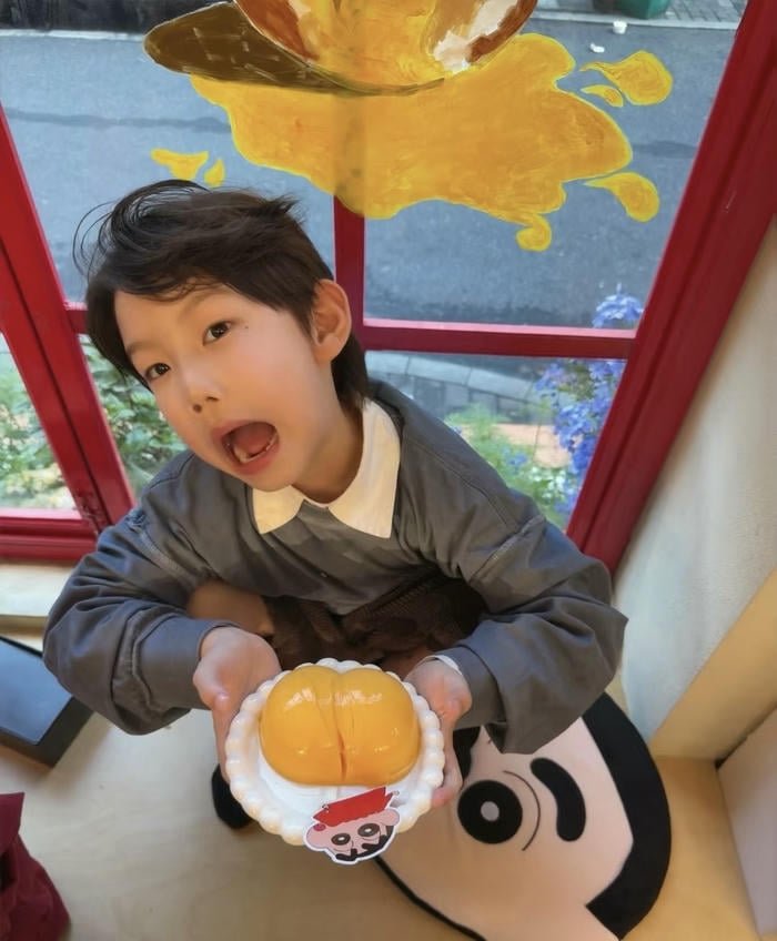 Trai đẹp vui tươi