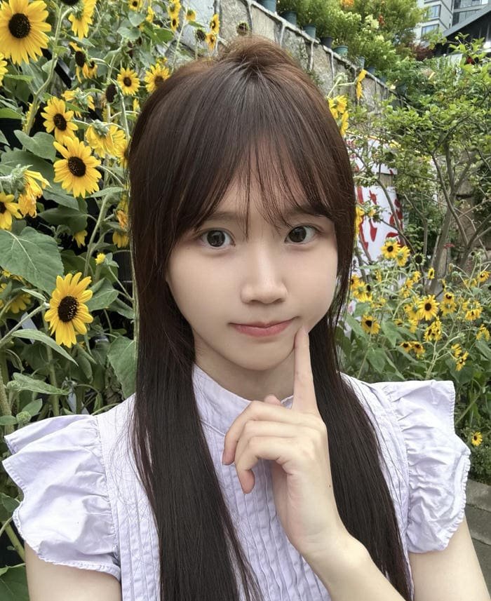 ảnh cô gái mặt mộc khoe nét đẹp tự nhiên