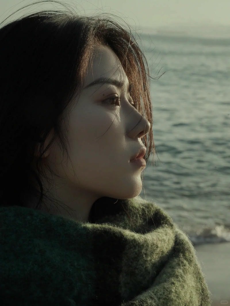 ảnh gái xinh buồn trong mưa