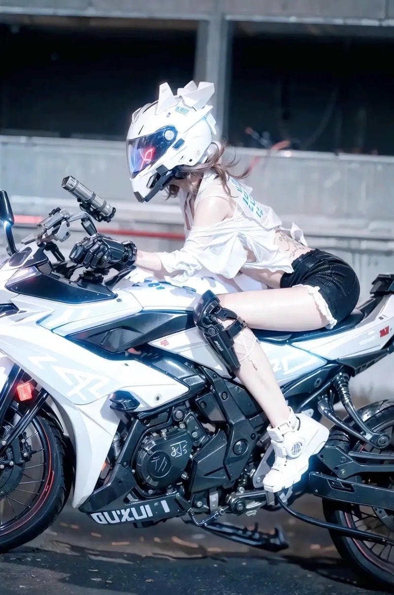 ảnh gái xinh cá tính bên xe độ