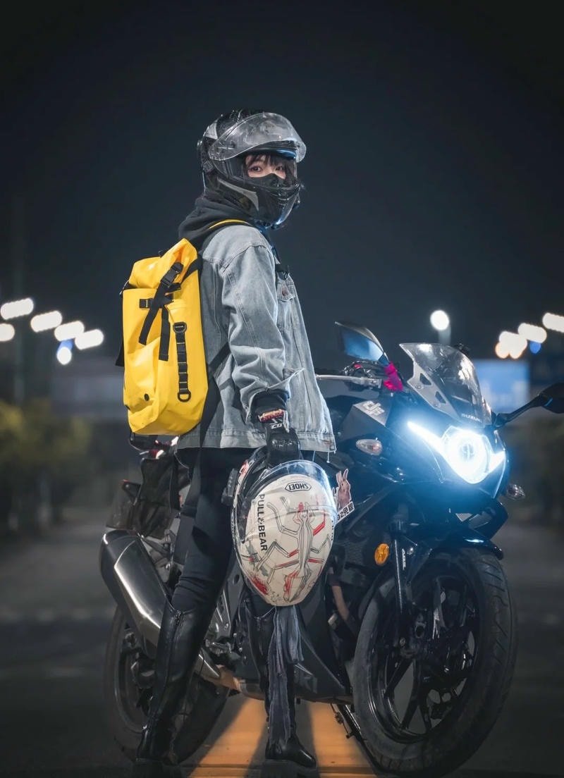 ảnh gái xinh cạnh xe độ đẹp