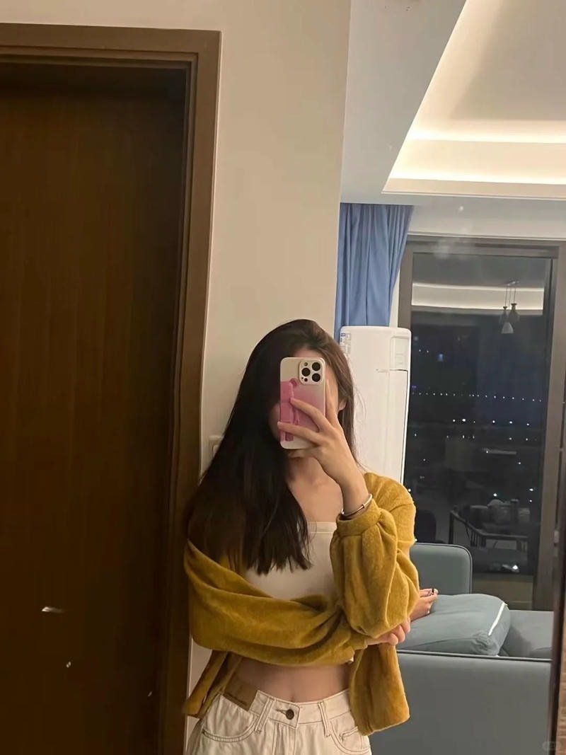 ảnh gái xinh chụp gương nghệ thuật