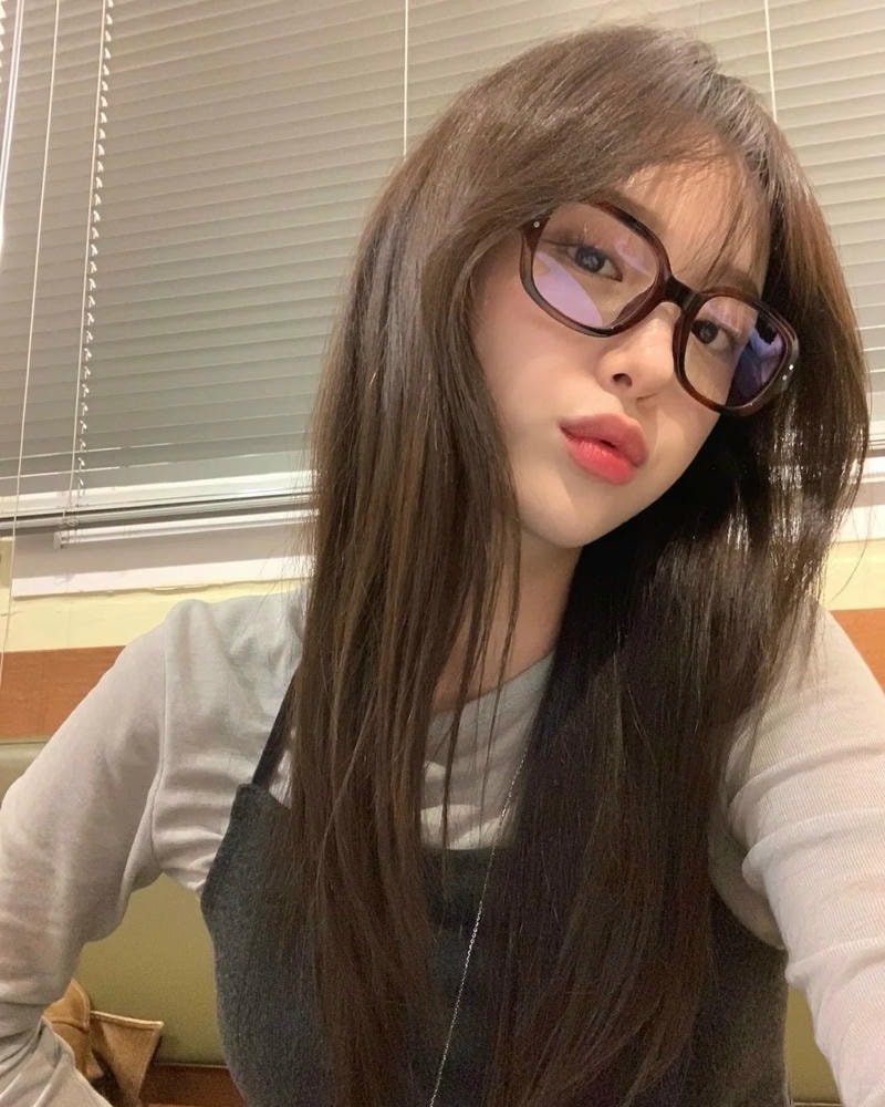 ảnh gái xinh đeo kính hàn quốc