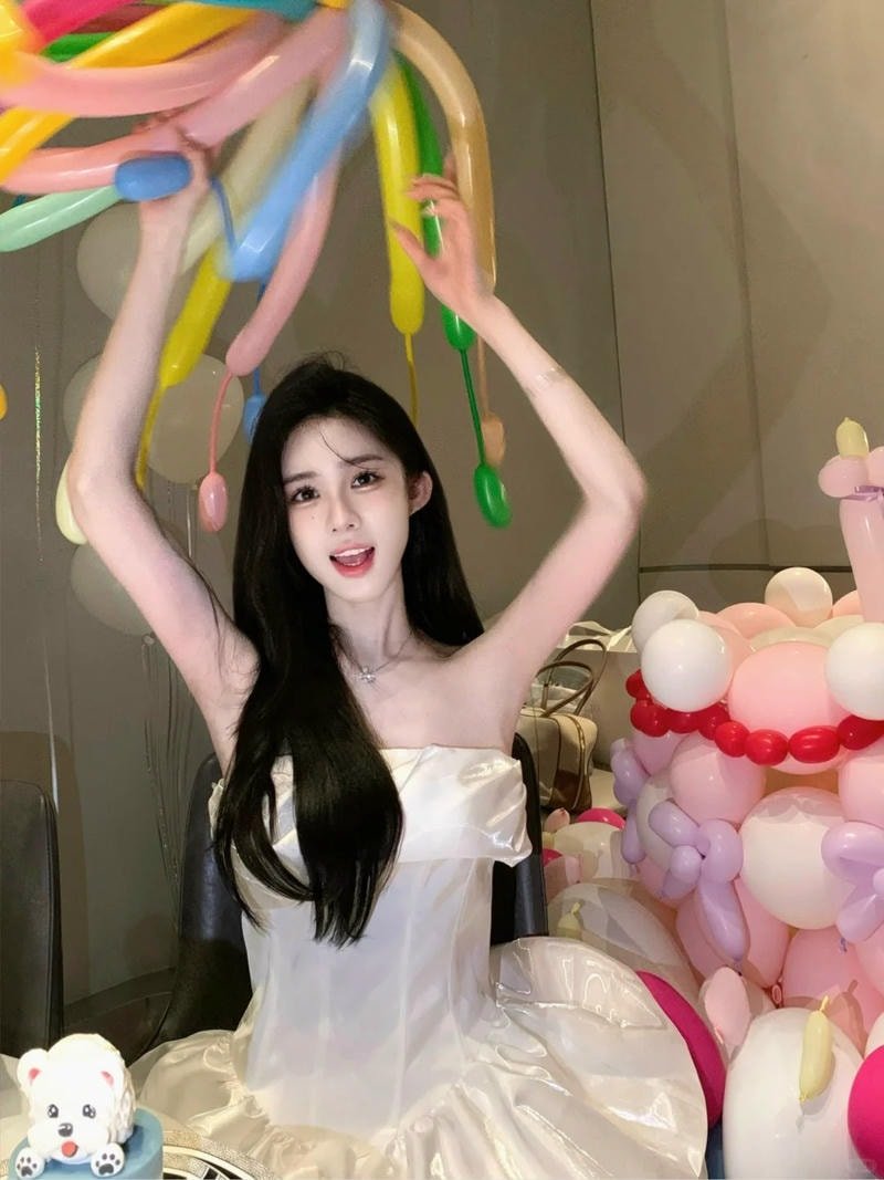 ảnh gái xinh selfie sinh nhật