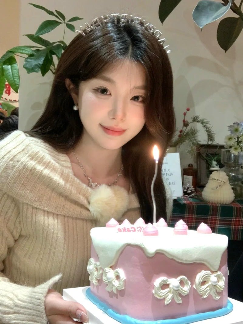 ảnh gái xinh sinh nhật ngoài trời