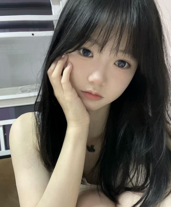 ảnh mặt mộc của gái xinh khiến ai cũng ngẩn ngơ