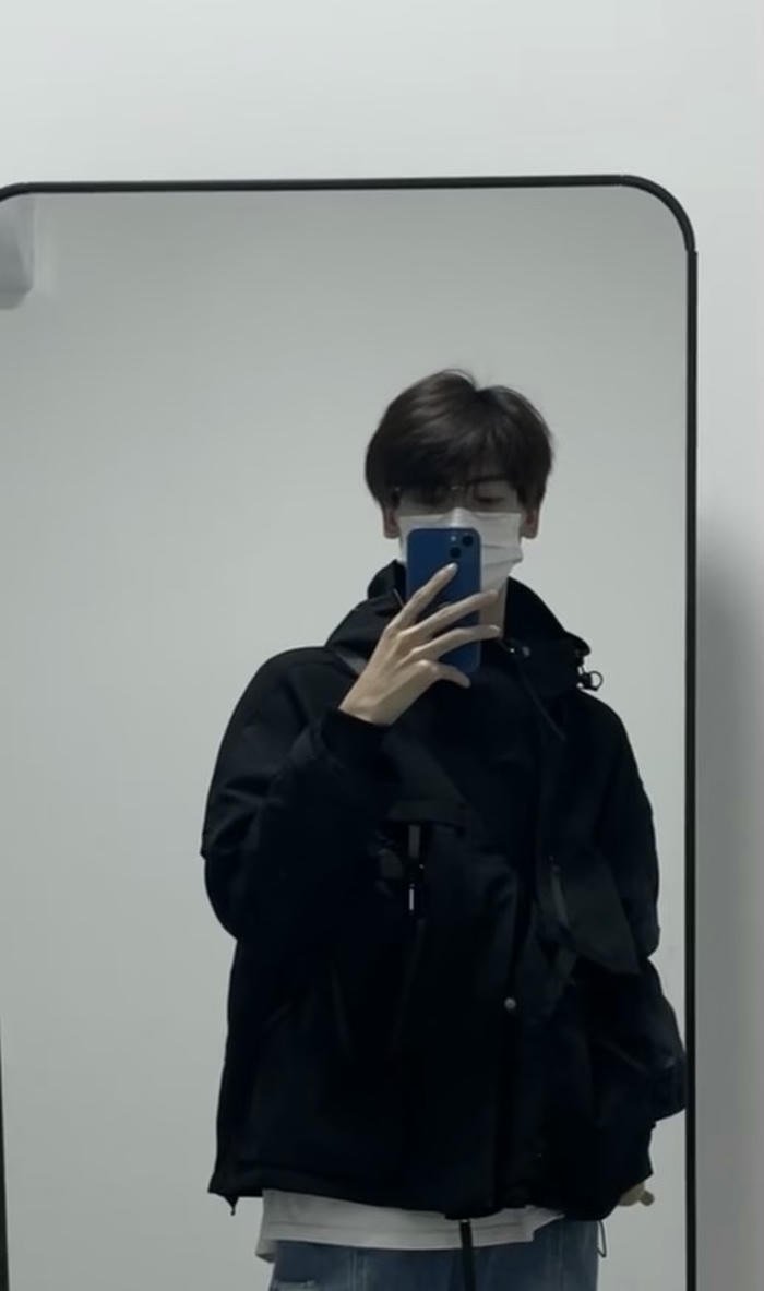 ảnh trai đầu nấm lạnh lùng