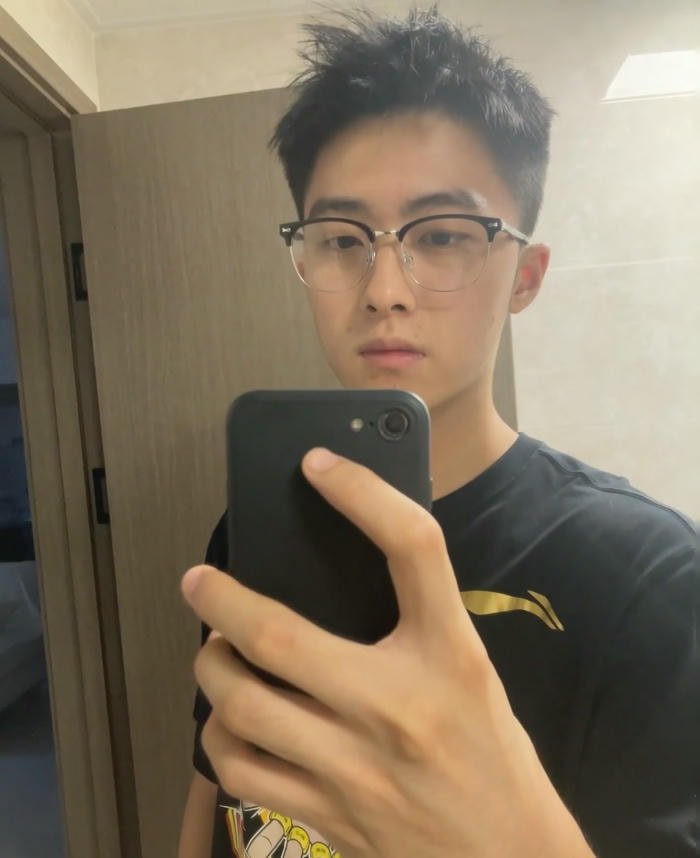 ảnh trai đeo kính phong độ