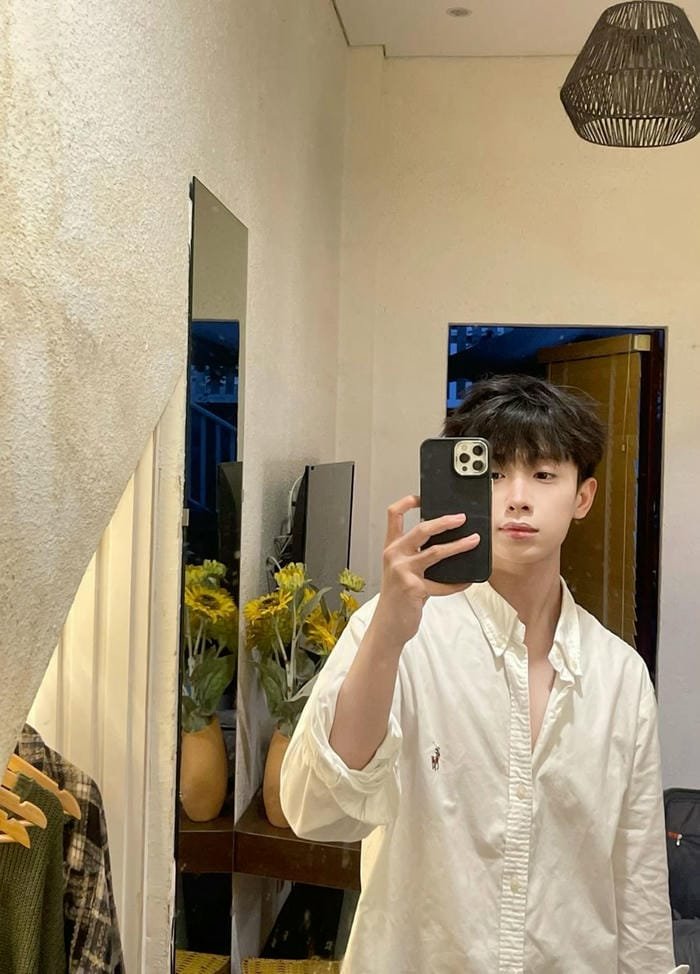 ảnh trai đẹp TikTok đang livestream