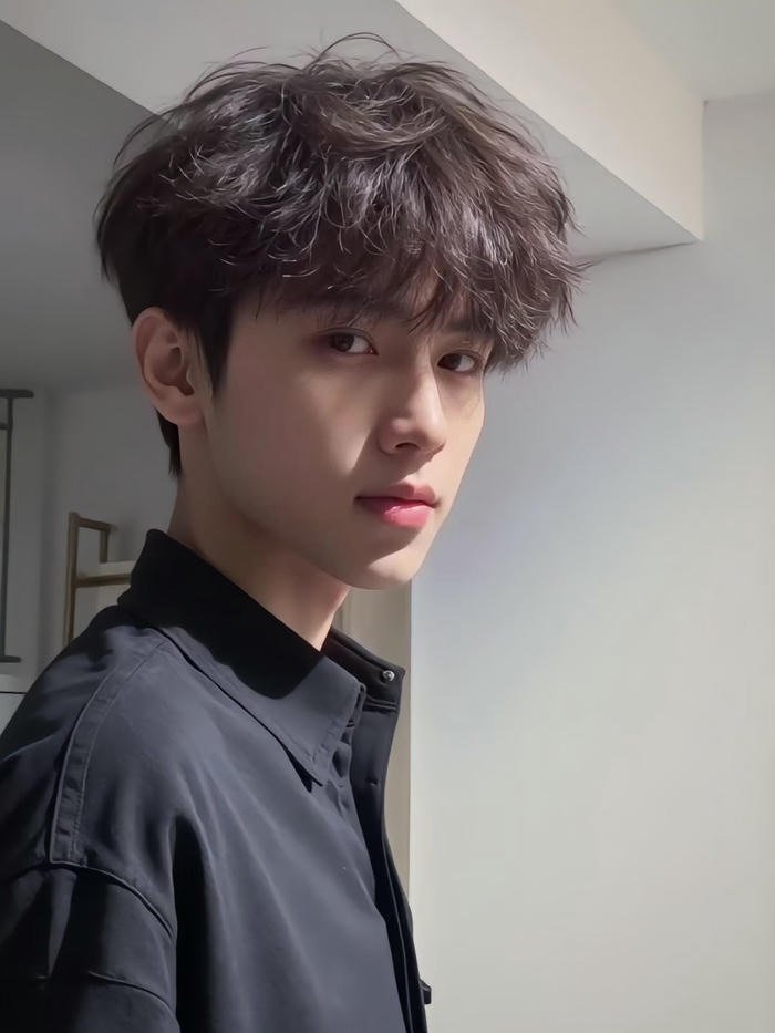 ảnh trai đẹp Việt Nam TikTok nhìn nghiêng quyến rũ