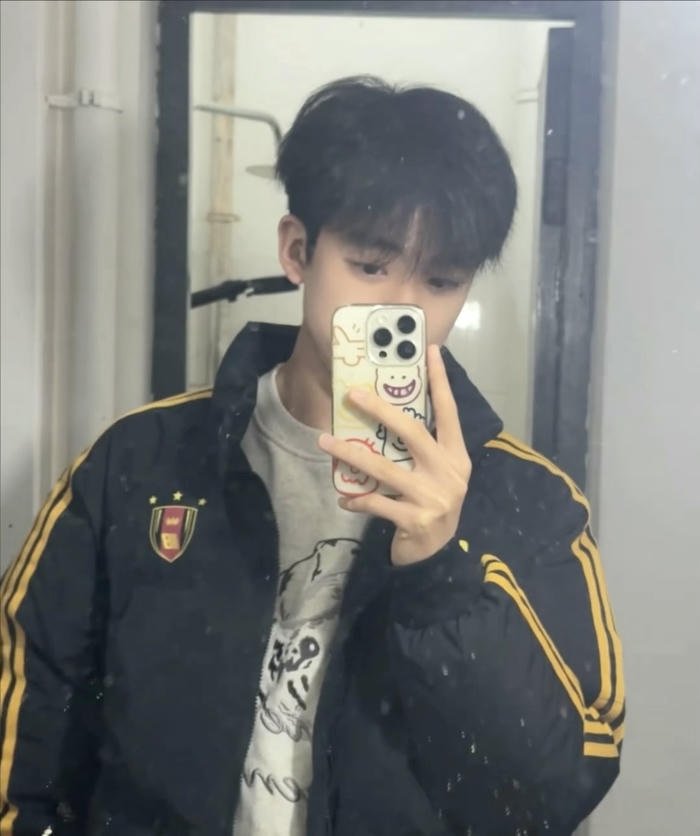 ảnh trai đẹp phong cách tối giản