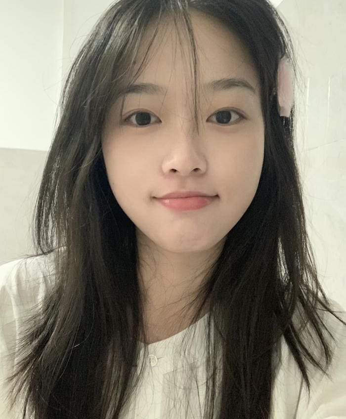 gái xinh mặt mộc mang vẻ đẹp tự nhiên thuần khiết