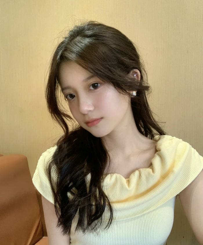 gương mặt mộc của gái xinh khiến người xem ấn tượng