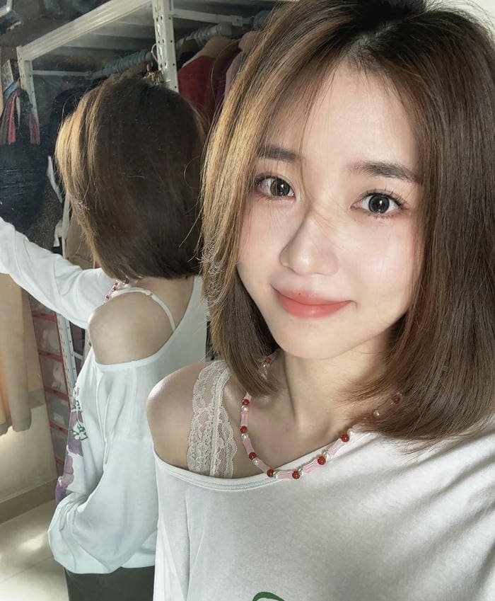 thiếu nữ tóc ngắn tạo ấn tượng mạnh mẽ