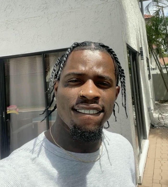 Memes anh da đen biểu cảm vui vẻ