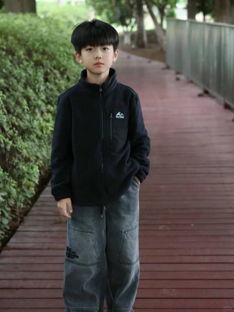 hình bé trai đẹp 10 tuổi ngầu