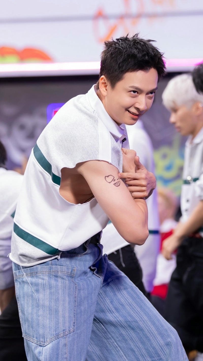 hình nền anh trai say hi dễ chịu