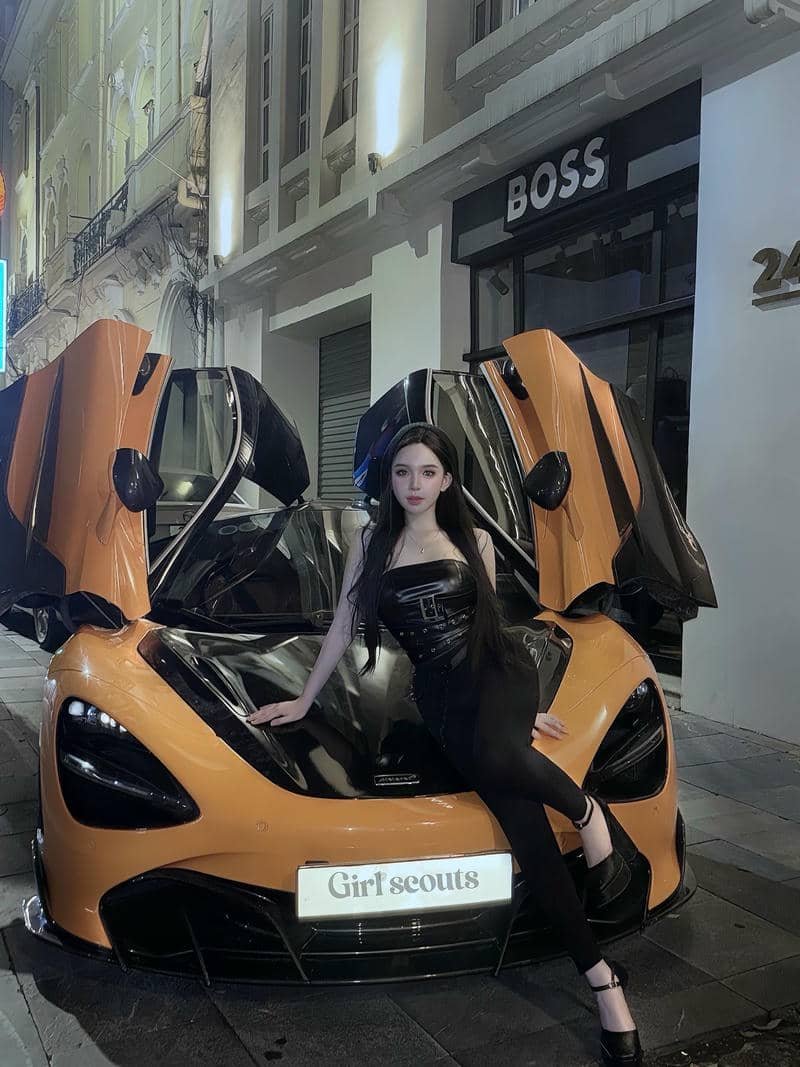 Trần Huyền Châu biểu cảm dễ thương