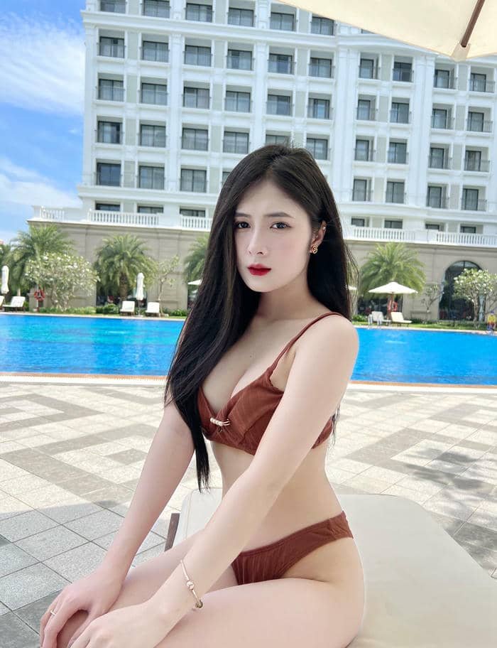 ảnh Quỳnh Alee bikini ấn tượng