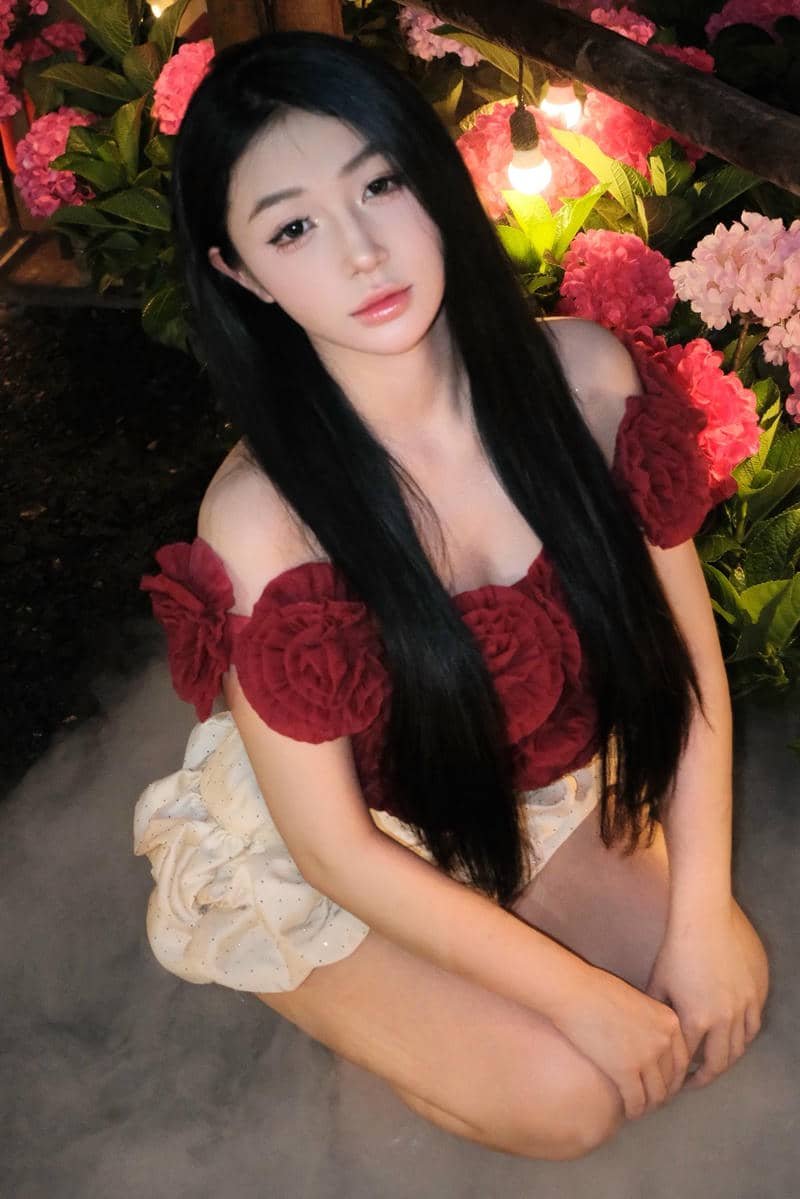 ảnh Trần Hà Linh tự nhiên