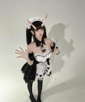ánh đều cosplay hầu gái