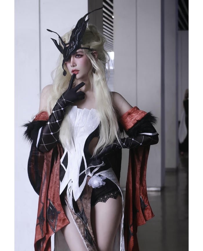 biểu cảm cosplay anime nữ