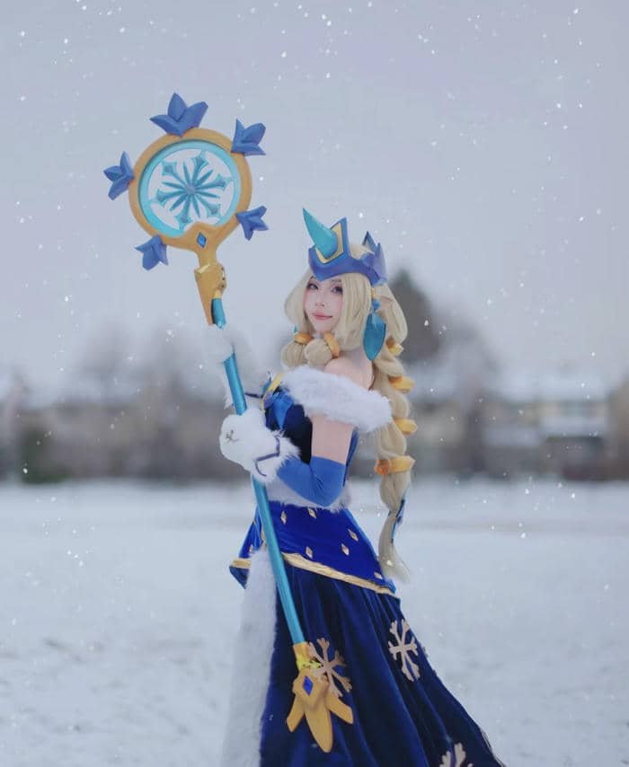 bố cục ảnh cosplay anime