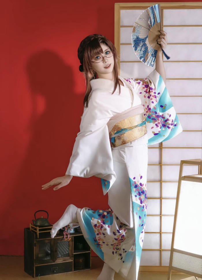 cận mặt cosplay anime nữ