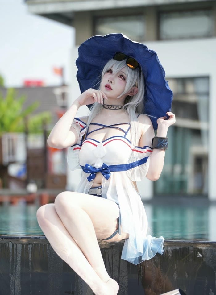 chỉn chu gái xinh cosplay mặc bikini